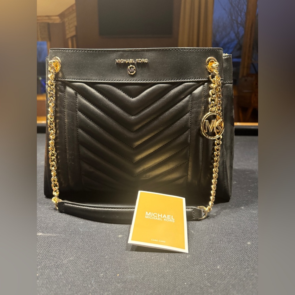 Michael Kors leather purse